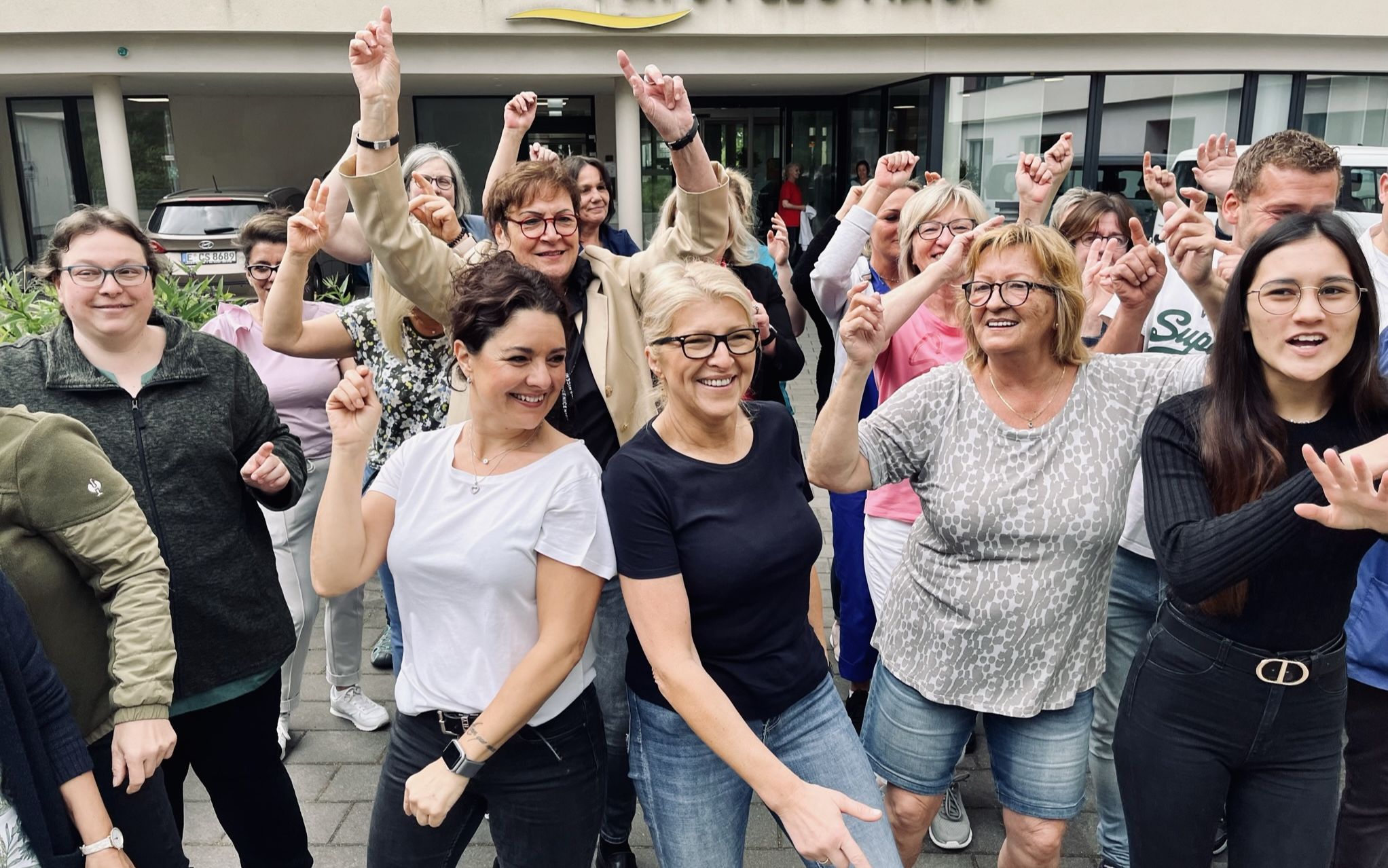 Teamfoto Papst Leo Haus